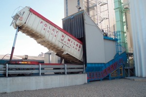  1	Intake from truck at CEMEX Tilbury using the SAMSON™ Surface Feeder 
