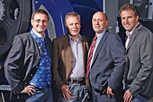 CEO DI Manuel Lindner (left) with the new authorized representatives