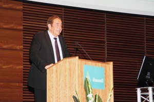 2 Prof. Horst-Michael Ludwig lectured on special problems of the durability of concrete