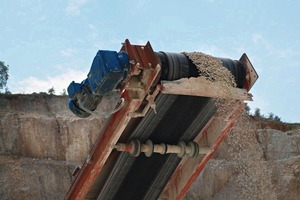 2 Combined spur and bevel geared motor as belt conveyor drive