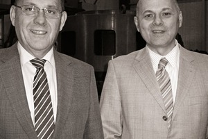 Dr.-Ing. Robert Schnatz takes over the &nbsp;technical responsibilities in the Executive Board from Otto Jung (left)