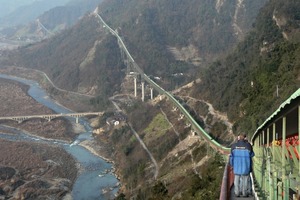 1 Bulk materials can be transported quickly and efficiently from the excavation point to their destination, even over impassable terrain