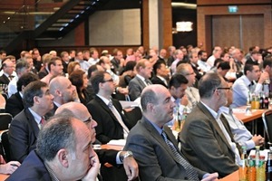 An international audience following the interesting contributions