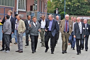 2 Stephan Oehme explains the workshop and guided one group of visitors to the R&D center