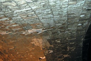 2 Spalling of alumina bricks in a kiln hood vault due to alkali attack