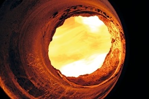 Shredded tyres burning inside a HOTDISCTM