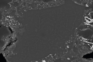 5 SEM photograph of a polished thin section of the sintered illitic clay