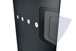 1 The steel cord transverse reinforcement provides high pull-out strength and reliable fixing for the bucket fastening. The plate screws are used exclusively for fitting the buckets