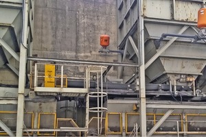 1 The innovative solution includes two 100-liter Martin® XHV Air Cannons at the back of the bin