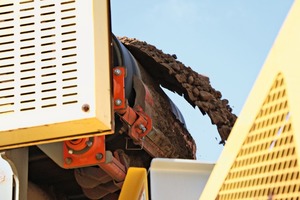 2 The design maintains the optimum cleaning angle throughout its life and features a safe, no-tool replacement process of less than five minutes