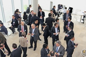 5 The participants used the event to discuss with new and old acquaintances of the PCE community