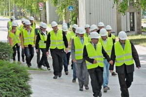 3 A group on its way to the ReduDust installation at the Rohožnik cement plant