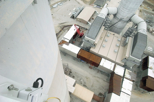 FGD absorber and surrounding installations by Advatech at the Newton Power Station, Newton, IL/USA