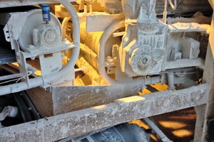1 Large quantities of dust and dirt create ­difficult conditions for the machinery and conveyor systems used in chalk quarries