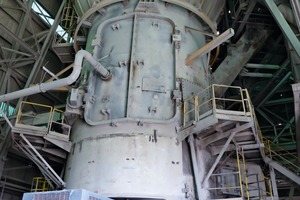 5 The vertical spindle mill processes 460 t/d