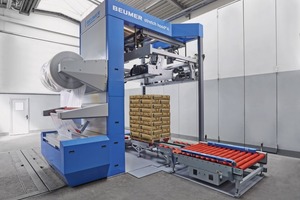 2 The Beumer stretch hood covers the full pallets with a thin film hood. The bags arrive safely at their destination and the product is protected against ­humidity and atmospheric influences.