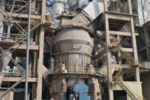 Similar Loesche mill of type LM 56.4 in the Jurong Cement Works, China