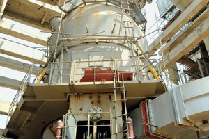 Similar Loesche mill type LM 53.3+3 CS in the Binh-Phuoc cement plant, Vietnam