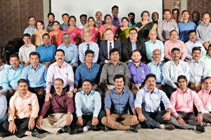 Day of celebration: the Aumund India team with Prasad Rao, Aumund Board Member, Andreas Klottka, Managing Director Aumund Holding, Raju Gupta, Managing Director Aumund India (third row, in the middle)