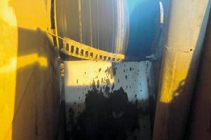 7 Mounted diagonally, commonly at a 17º angle, the CleanScrape spans the entire belt profile