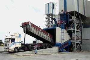 10 Samson material feeder – imported clinker intake