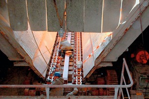 21 Aumund plate feeder re-build