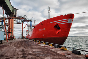 10 Shiploading from a Cementa plant