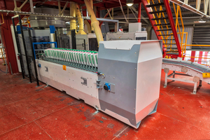 3 The Beumer fillpac R is equipped with a ream magazine for 700 bags ...