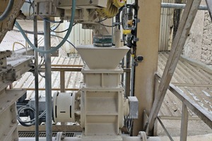 6 Photo of ceramic rotary valve for 35 t/h lime powder input