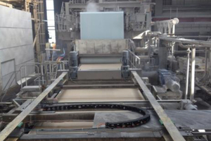 1 Board production on the moulding machine belonging to Lindner AG