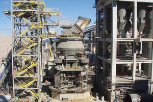 Two examples of Loesche mills: type LM 56.4 (l.) and type LM 53.3+3 CS (r.)