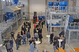 Approx. 100 industry experts came together to gather information about the new pilot plant for construction material recycling at IAB-Weimar