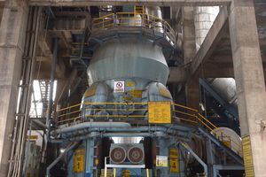 A similar Loesche mill type LM 43.4 D in Kotputli/India