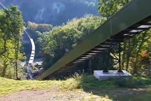 5 Direct routes can be realised, among other things up and down steep hills. The systems can overcome large inclines and gradients