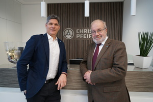 4 Uwe Karsunke (right) and Dietmar Freyhammer (left), Managing Directors of Christian Pfeiffer Maschinenfabrik GmbH headquartered in Beckum