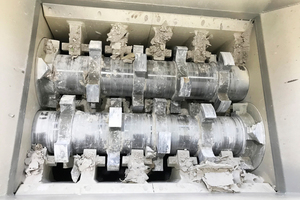 1 The two shafts of the pre-shredder of type VSR are equipped with shredding tools that can easily handle impurities in the gypsum waste