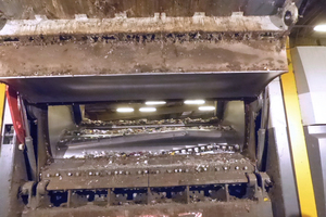 8 View inside the shredder – the effective ­cutting-system