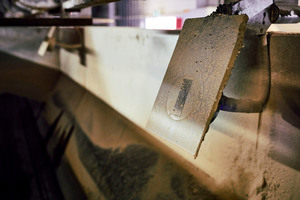 2 Solitrend ensures fast and reliable measurement of moisture directly in bulk solid flows