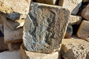 2 Refractory products are not only individually composed for the clients but also usually contaminated with adhering material after they have been used, which makes the recycling process a challenge