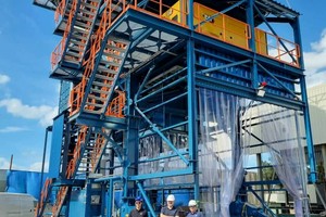 5 InterHop – raw material receiving hopper