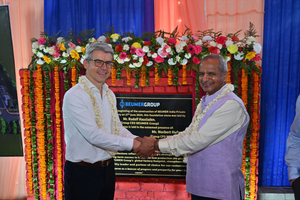 1 Rudolf Hausladen, CEO of Beumer Group, at the laying of the foundation stone together with Dr. Shrivallabh Goyal, CEO and WTD of Reliance MET City