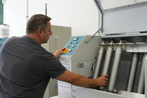 Preparing the shaking abrasion test equipment