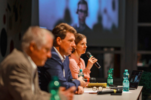 2 From left Professor Georg Locher, Schwenk Building Materials Group, Professor Ralf Wehrspohn, Chairman of the Board of Forum Rathenau and Dr. Maria Gaudig, Deputy Head of the Hydrogen Group ITEL - German Lithium Institute, Postdoc Institute of Physics, Martin Luther University Halle-Wittenberg