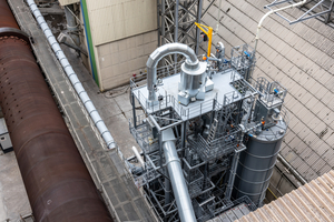 3 The plant viewed from the heat exchanger tower. The waste heat from the rotary kiln, located to the left of the plant (not shown in the picture), is used to operate the plant