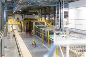 4 The new factory employs more than 250 people, of which 50 employees are on the new line