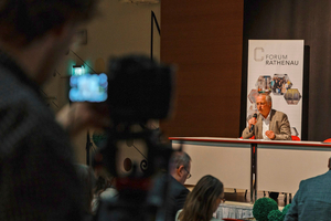 4 Professor Georg Locher, Schwenk Building Materials Group, on the podium.