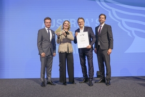Georg Knill (President, Federation of Austrian Industries), Christina Fromme-Knoch (Chairwoman of the Supervisory Board and owner‘s representative, Wietersdorfer Group), Hannes Gailer (CEF, Wietersdorfer Group) and Martin Butollo (Country CEO Austria, Commerzbank AG)