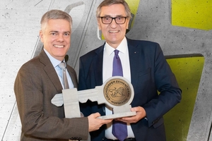 2 A new era dawns: Brazilian-born Joao Paulo Pereira da Silva takes over the management of the Kirchdorf cement plant from Erich Frommwald