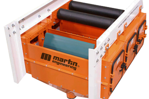 5 Thoroughly clean a damaged belt with a washbox