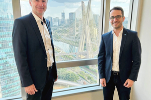 Frederico Hartmann (right), Managing Director of Lindner LATAM, together with Michael Lackner (left), Managing Director of Lindner Holding, at the office of the newly established subsidiary in São Paulo, Brazil. During his visit to the LATAM region, Michael Lackner also met with local partners as well as long-standing Lindner customers